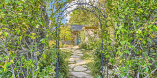 2-Bedroom in Newlands with Secret Garden & Suite Gallery 6