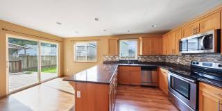 3 Bed 2.5 Bath - 3 Car Garage - Groups -  Pet Friendly - NAS Whidbey Gallery 5