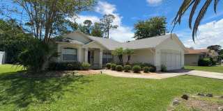 Beautiful 3-Bedroom, 2 bath Home with Huge Screened Porch Gallery 1