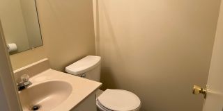 Spacious Townhome Close To EVERYTHING Gallery 8