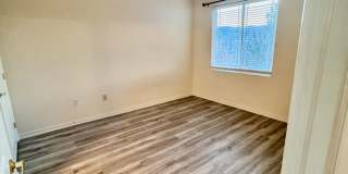 SW Littleton Top Floor Condo with Mountain Views! Gallery 21