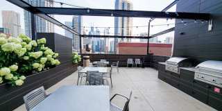 411 W Ontario Street Gallery 27