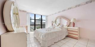 1000 Parkview Dr Gallery 18