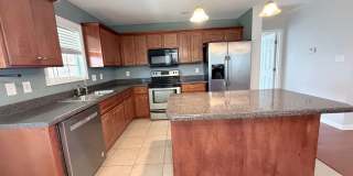You've Found It! Split floor plan, fenced yard, extra storage Gallery 16