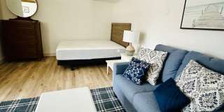 Inviting Fully Furnished Studio Condo! Gallery 7