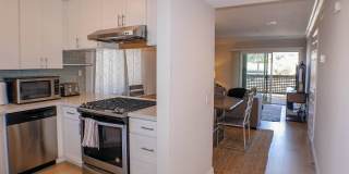 RARE Offering 2BD/2BA Furnished Condo of secured building in highly sought after Boutique Bella Capri building. Gallery 11