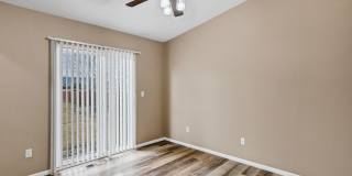 Two Bedroom Near The Powers Corridor Gallery 9