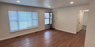 Midtown Charmer 2 Bed 2 Bath! Gorgeous Updates! Gallery 4