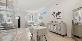 Detached Luxury 4BR/3B Retreat with Skyline Rooftop Deck, Wet Bars, Driveway & Massive Yard Gallery 5