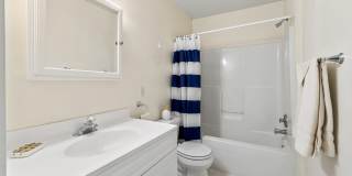 700 N Surrey Ave Gallery 34