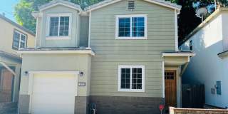 3/2.5 Updated Home near Curtis Park Gallery 1