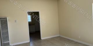 WEST LANCASTER 2BD/1BTH DUPLEX w/ BACKYARD Gallery 3