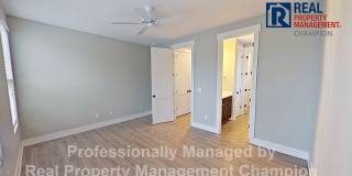 Bright & Open End Unit Townhome Bright & Open End Unit Townhome Gallery 25