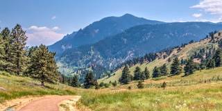 Trailside Living: 5BR Home Steps from Sanitas & Pearl Street Gallery 23