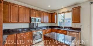 Beautiful and Spacious 5 Bed w Loft Home Gallery 1