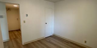 1029 E Knapp St Gallery 60