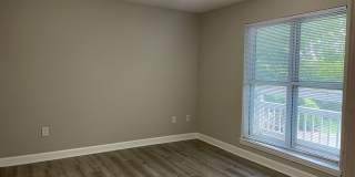 2BR Waterfront Condo in Davidson. Enjoy Beautiful Year Round Lake Views! Gallery 8