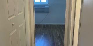 Gross Street Gallery 31