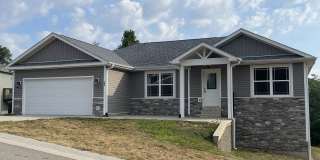 Welcome to 108 Kennedy Court in Waynesville, MO! Gallery 1