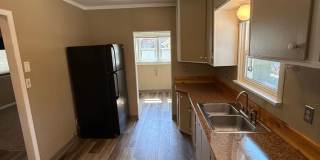 Charming 2 Bedroom Home Near Pioneer Park, Hospitals & Schools! Gallery 7