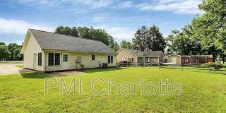 Room in 3 Bedroom Home at S Ridge Ave Gallery 16