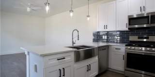 705 Harris Full - Modern Duplex 8 Bed / 7.5 Bath Available August 2027 Gallery 35