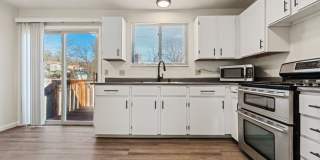 Charming 3-Bedroom, 2-Bathroom Split-Level Home with Large Yard Gallery 1