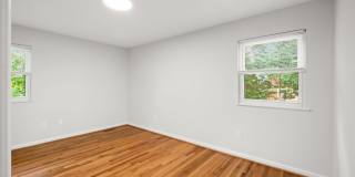 Ready for move in!  Home in water privileged Hillsmere! Gallery 15