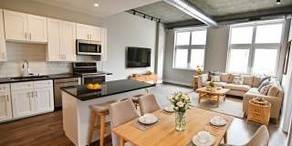 3833 N Broadway Gallery 15