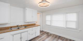 8th 370 E AVE Gallery 3