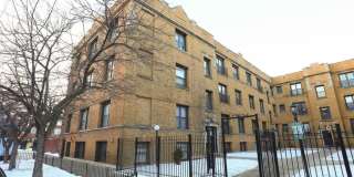 730 Roscoe Gallery 1