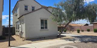 Clean and Comfortable 3 bed 2 bath with loft! Gallery 4