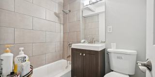 2142 W Rosemont Avenue Gallery 9