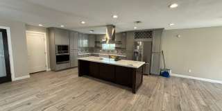 Luxury 4 Bedroom in Country Estates Gallery 7