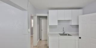 Exquisite Remodeled Retreat: 4 Bed, 1 Bath Gem in St. Petersburg Gallery 27