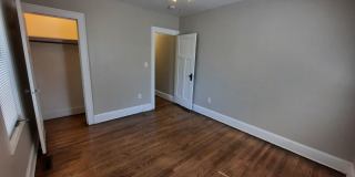 2 Bedroom, 1 Bathroom home with large garage Gallery 23