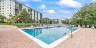 2236 North Cypress Bend Drive Gallery 2