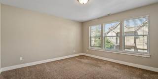 Close proximity to Old Mill District and downtown Gallery 26