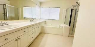 Spacious 4 Bedroom with Loft in Loma Linda Gallery 32