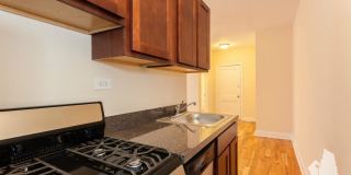 955 W Cornelia Ave Gallery 3