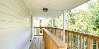 Lovely 3 Bedroom 1 Bathroom - 1st Floor with/ Washer and Dryer Gallery 71