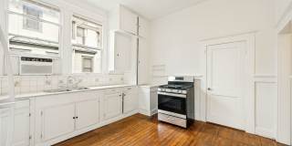 CHARMING 4-BEDROOM HISTORIC HOME IN TOBIN HILL Gallery 10