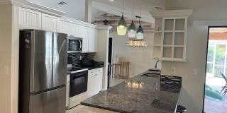 618 SE STREAMLET Avenue Gallery 3