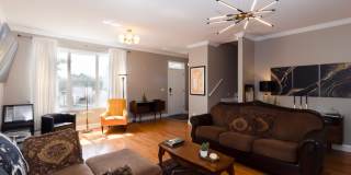 2042 W Warren Boulevard Gallery 10