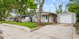 Charming 2 Bedroom Home with Office & Oversized Backyard in Schertz Gallery 3
