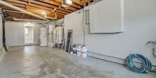 Spacious Westlake Home Gallery 27