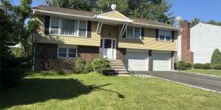 304 Loren Court Gallery 1