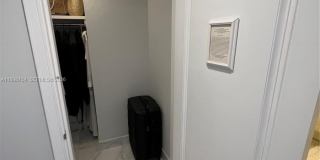 1435 Brickell Ave Gallery 28