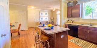 Parkway Grande Apartment Homes Gallery 1