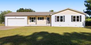 Charming 3-Bedroom Home with Updated Kitchen & Spacious Yard! Charming 3-Bedroom Home with Updated Kitchen & Spacious Yard! Gallery 1